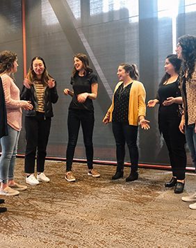 COMEDY_282x357_class