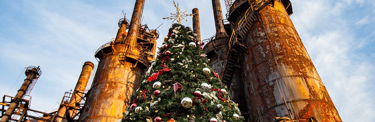 LOCATIONS_ChristmasCity_header_stacks-tree_1200x392